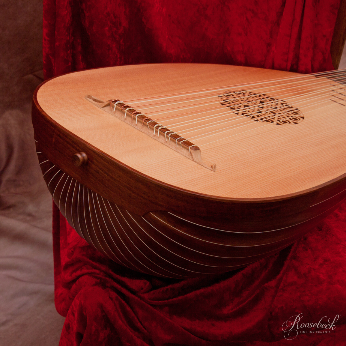 Roosebeck Deluxe Lute, 8-Course End