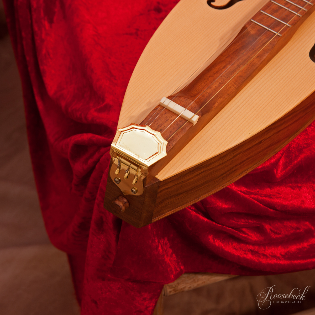 Roosebeck_Mountain_Dulcimer_Cutaway_DMCRT4_end