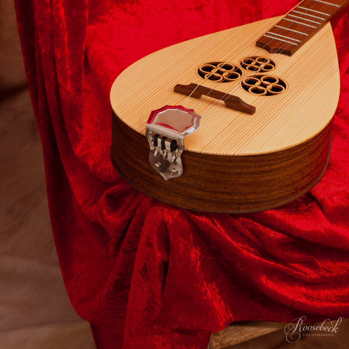 Roosebeck Wildwood Dulcimer, Rosewood, Round Holes End