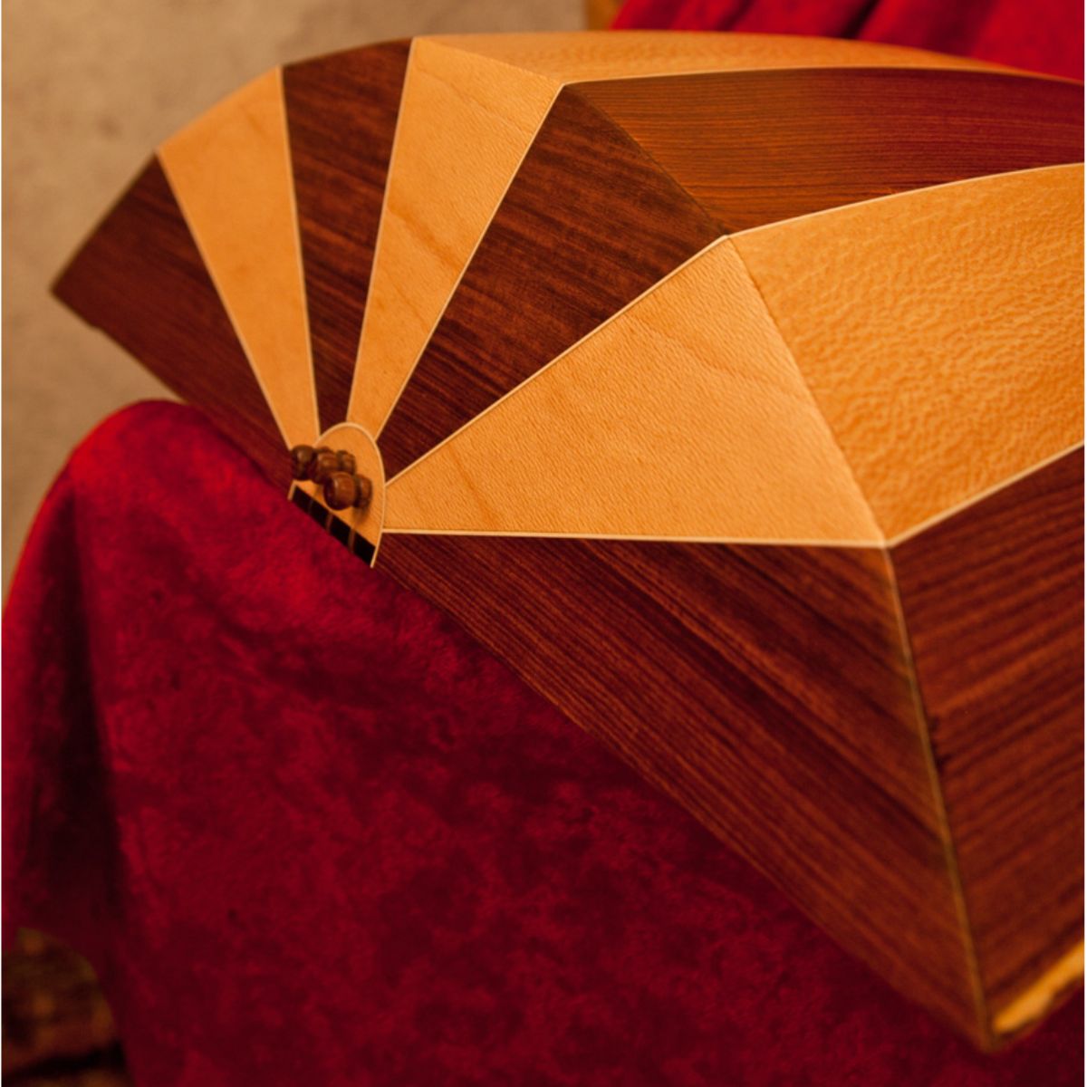 Roosebeck Prima Balalaika — Sheesham end view