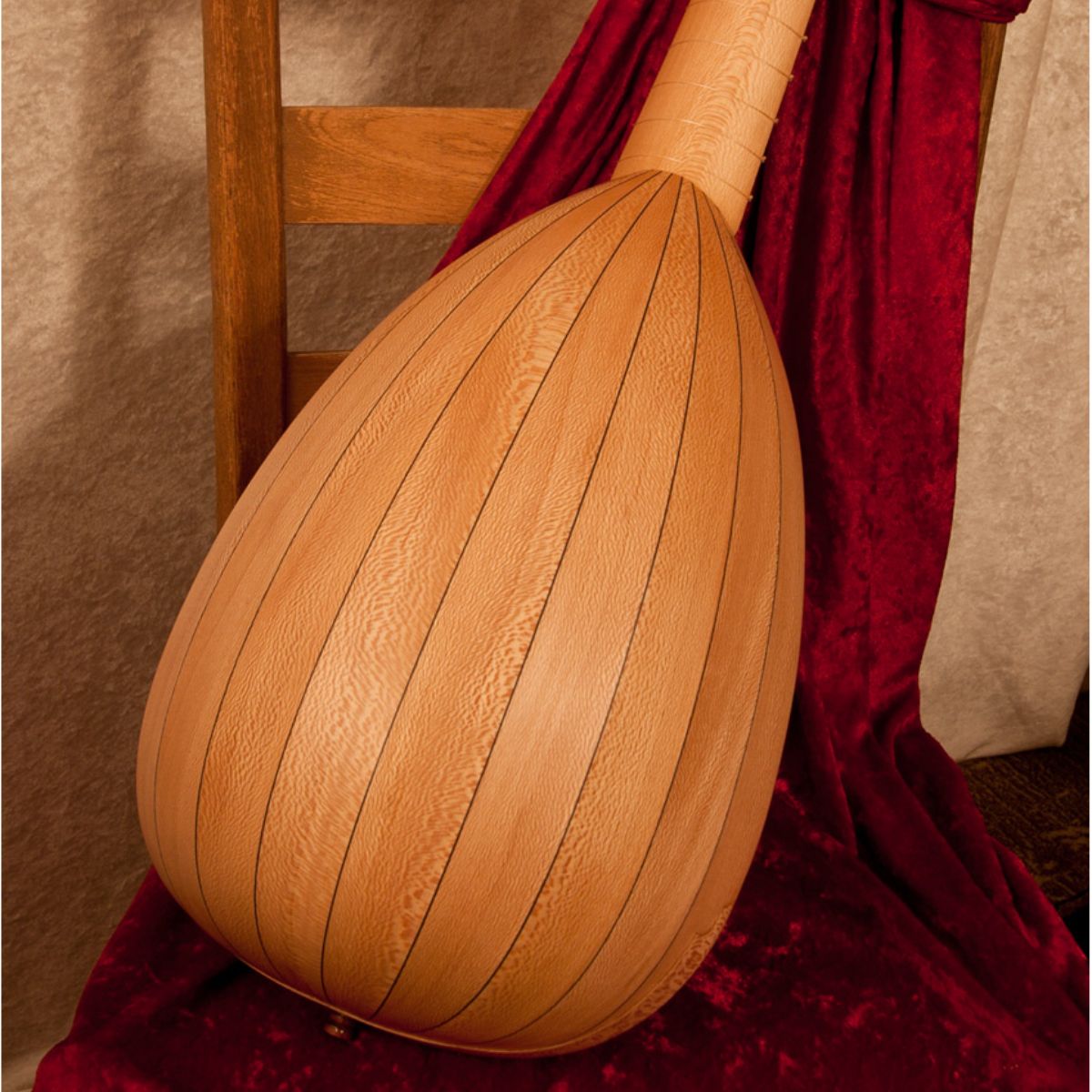 Roosebeck 7-Course Descant Lute — Sheesham back view