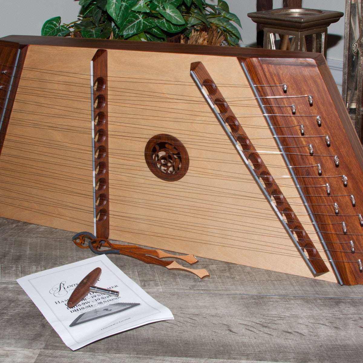Roosebeck 10/9 Hammered Dulcimer with hammers and booklet