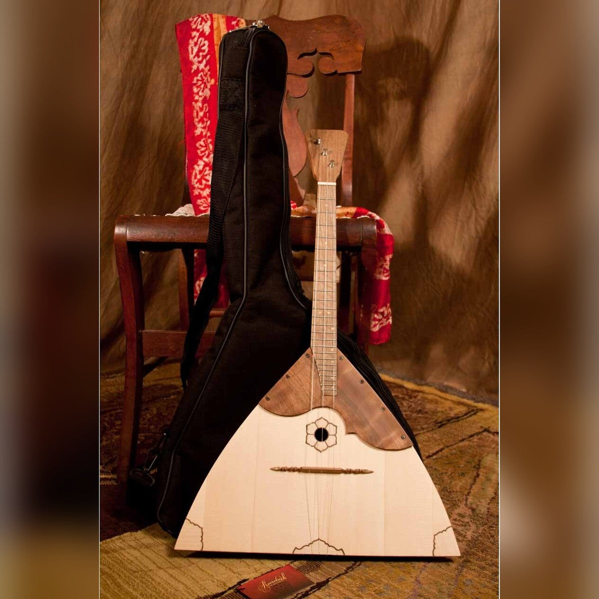 Roosebeck Deluxe Prima Balalaika with its gig bag