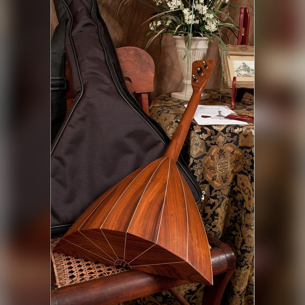 Roosebeck Deluxe Prima Balalaika, solid rosewood stave back