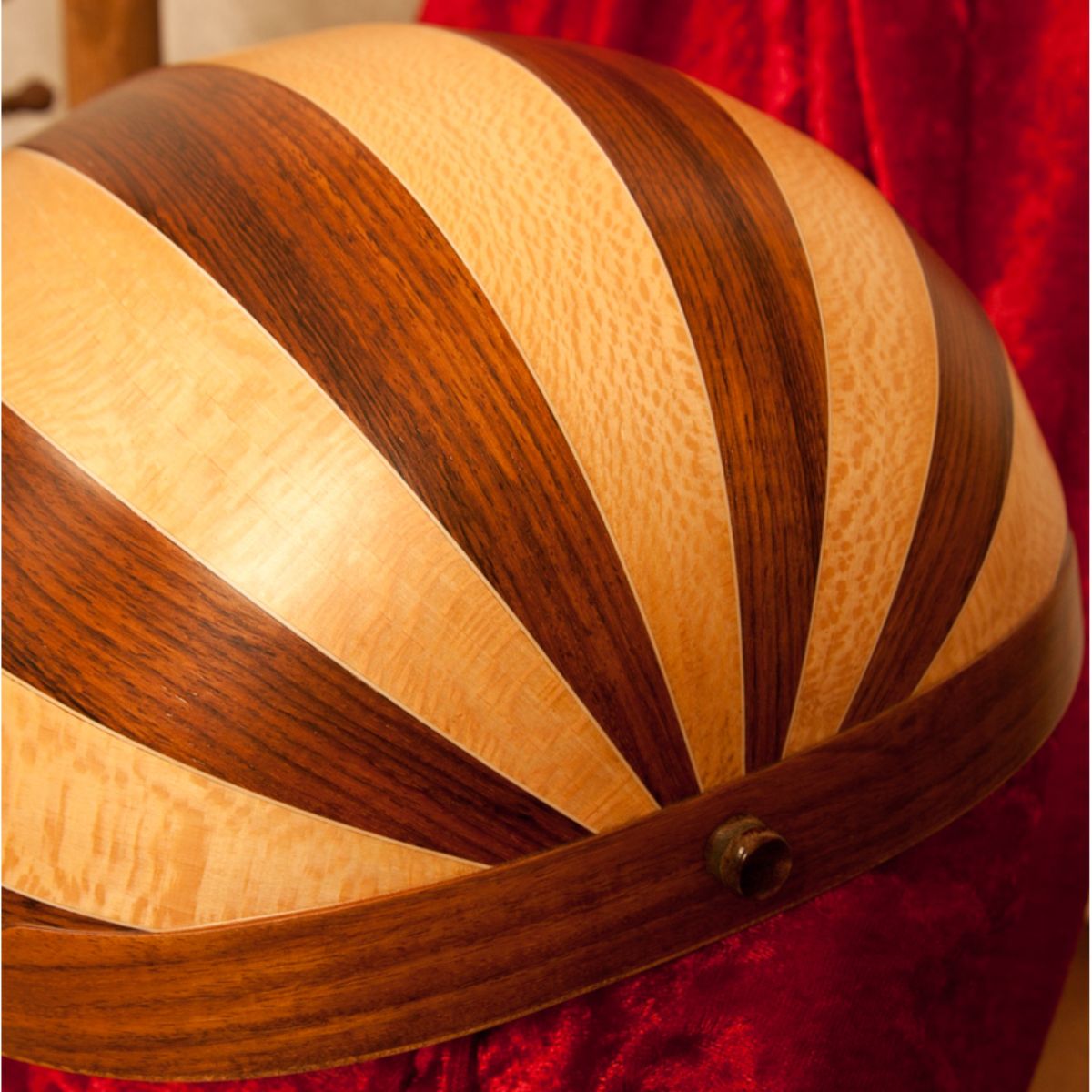 Roosebeck Tenor Lute-kulele — Variegated back end view